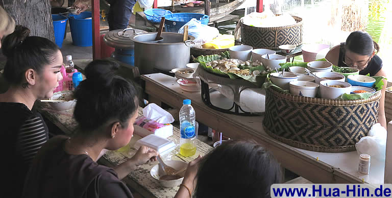 Thai Suppe Floating Market Hua Hin