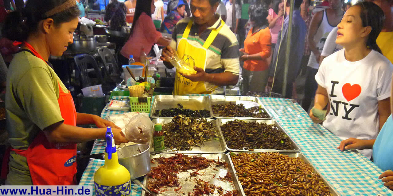 Gebratene Heuschrecken vom Nachtmarkt Hua Hin