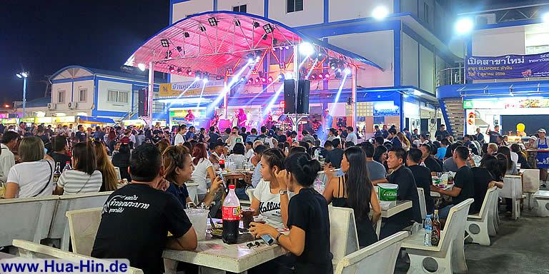 Ess und Musik Markt Baan Khun Poor Hua Hin