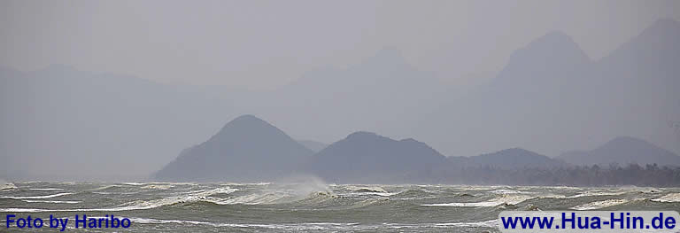 Berge am Pranburi Beach